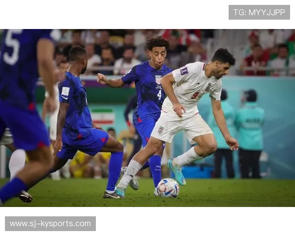 伊朗队在巴黎奥运会比赛中多次利用边路进攻，伊朗参加奥运会